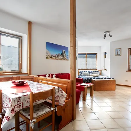 Dolomiti Comfortspace Free Parking Апартаменты *